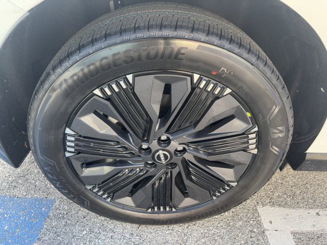 2025 Nissan Murano Platinum photo