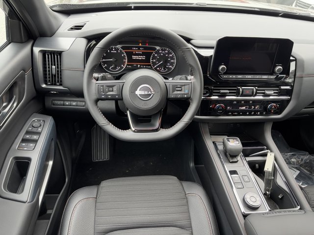 2025 Nissan Pathfinder Rock Creek 4WD photo