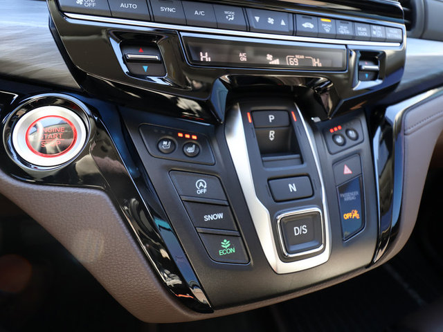 2025 Honda Odyssey Elite photo