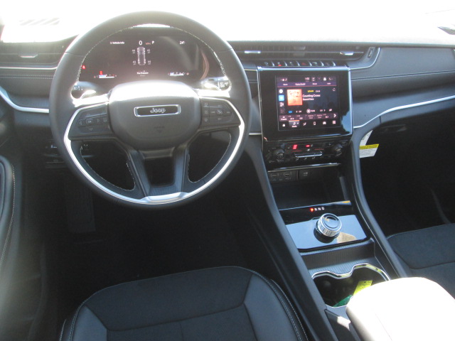 2025 Jeep Grand Cherokee Altitude X 4WD photo