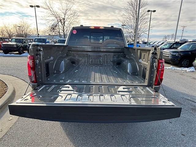 2025 Ford F-150 XLT 4WD 5.5ft Box photo