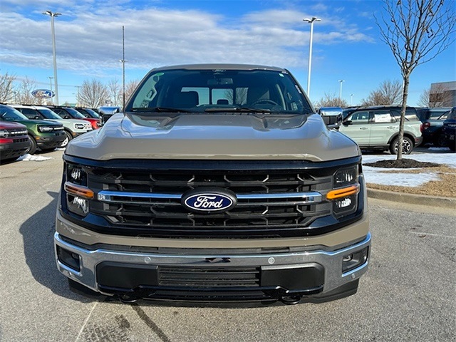 2025 Ford F-150 XLT 4WD 5.5ft Box photo