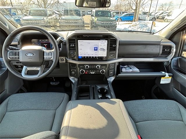 2025 Ford F-150 XLT 4WD 5.5ft Box photo