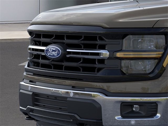 2025 Ford F-150 XLT 4WD 5.5ft Box photo