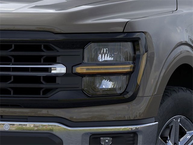2025 Ford F-150 XLT 4WD 5.5ft Box photo