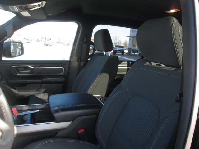 2023 RAM 1500 Big Horn 4WD 5ft7 Box photo