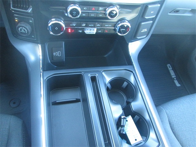 2025 Ford F-150 XLT 4WD 5.5ft Box photo