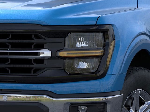 2025 Ford F-150 XLT 4WD 5.5ft Box photo