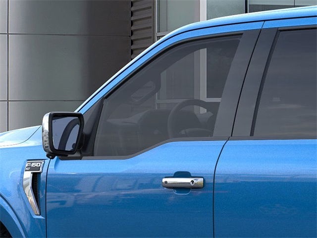 2025 Ford F-150 XLT 4WD 5.5ft Box photo