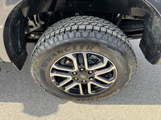 2024 Ford Ranger LARIAT 4WD 5ft Box photo