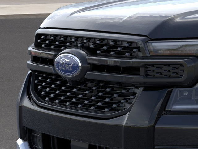 2024 Ford Ranger LARIAT 4WD 5ft Box photo