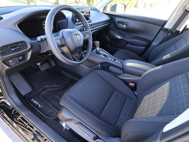 2025 Honda HR-V LX AWD photo