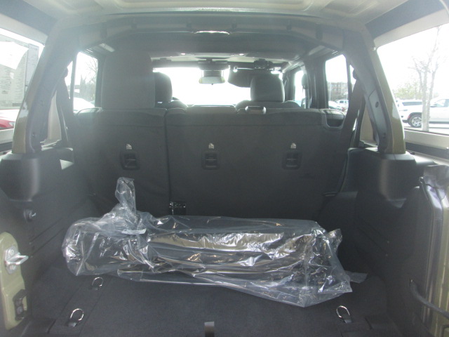 2025 Jeep Wrangler Rubicon 4Dr 4WD photo