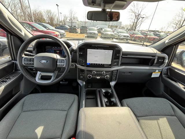 2025 Ford F-150 XLT 4WD 5.5ft Box photo