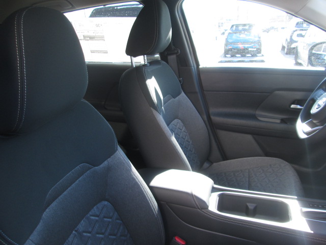 2025 Nissan Kicks SV AWD photo