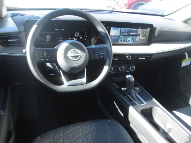2025 Nissan Kicks SV AWD photo