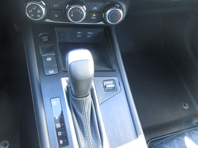 2025 Nissan Kicks SV AWD photo