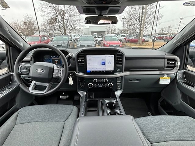 2025 Ford F-150 XLT 4WD 5.5ft Box photo