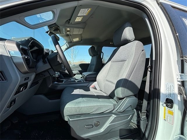 2025 Ford F-150 XLT 4WD 5.5ft Box photo