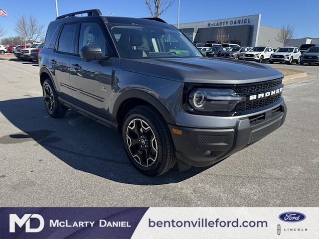 2025 Ford Bronco Outer Banks 4WD Sport photo