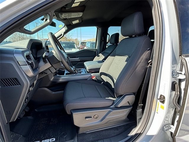 2025 Ford F-150 XLT 4WD 5.5ft Box photo