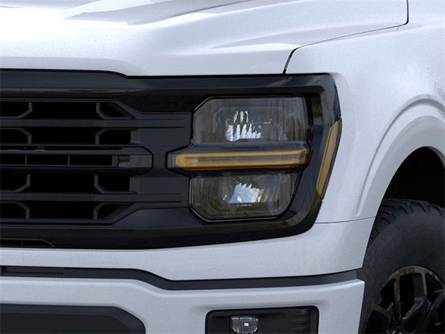 2025 Ford F-150 XLT 4WD 5.5ft Box photo