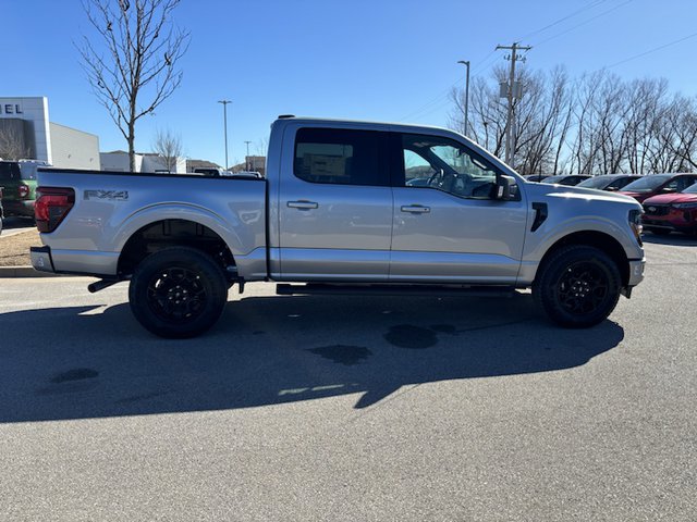 2025 Ford F-150 XLT 4WD 5.5ft Box photo