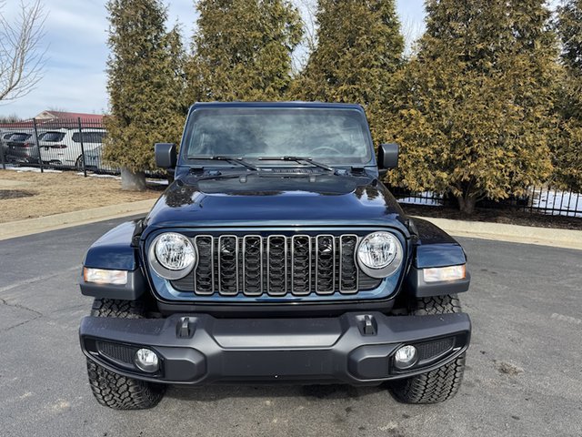 2025 Jeep Gladiator Nighthawk 4WD photo