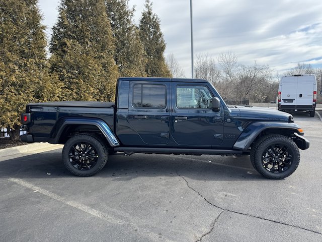 2025 Jeep Gladiator Nighthawk 4WD photo