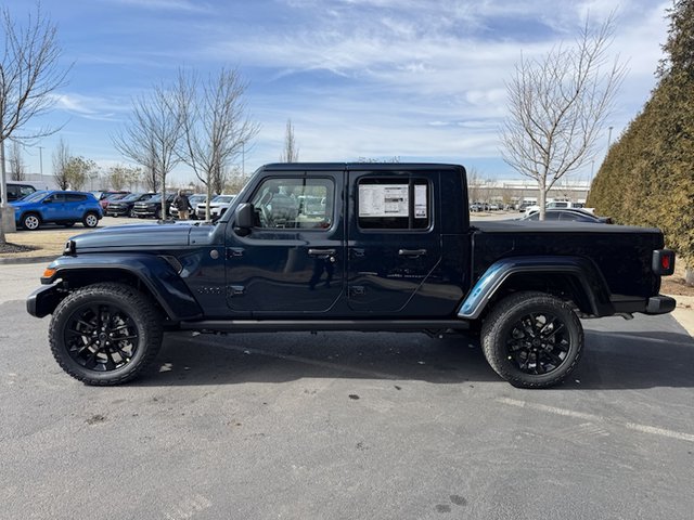 2025 Jeep Gladiator Nighthawk 4WD photo