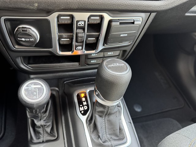 2025 Jeep Gladiator Nighthawk 4WD photo