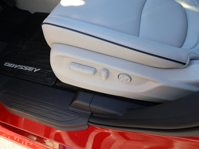 2025 Honda Odyssey Touring photo