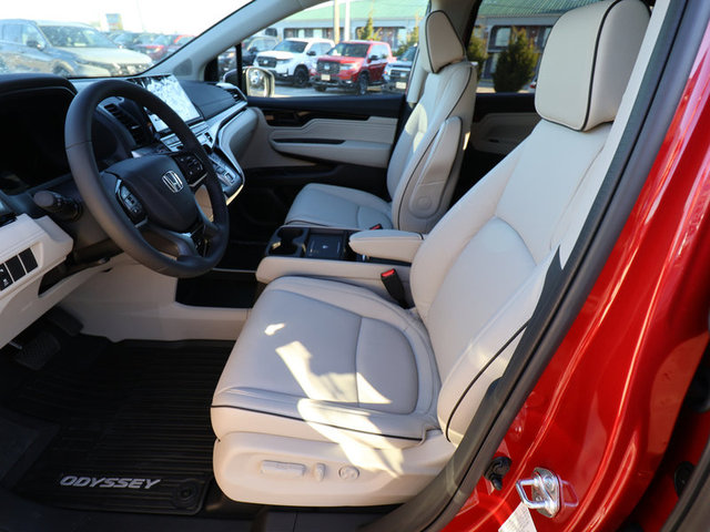 2025 Honda Odyssey Touring photo