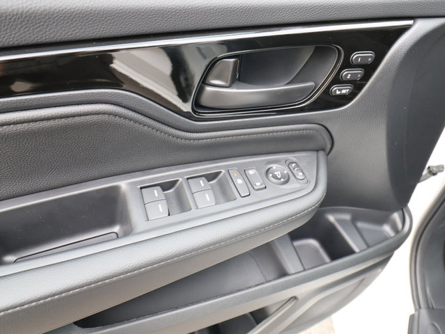2025 Honda Odyssey Touring photo