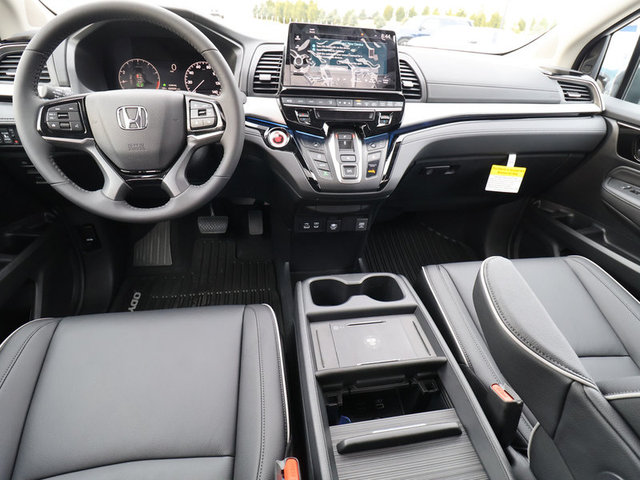 2025 Honda Odyssey Touring photo