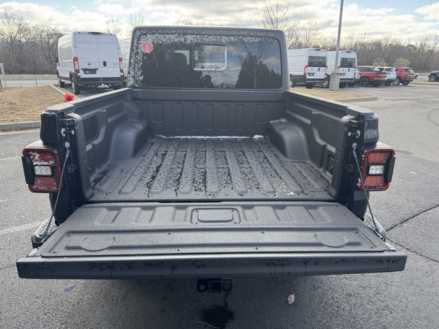 2025 Jeep Gladiator Willys 4WD photo