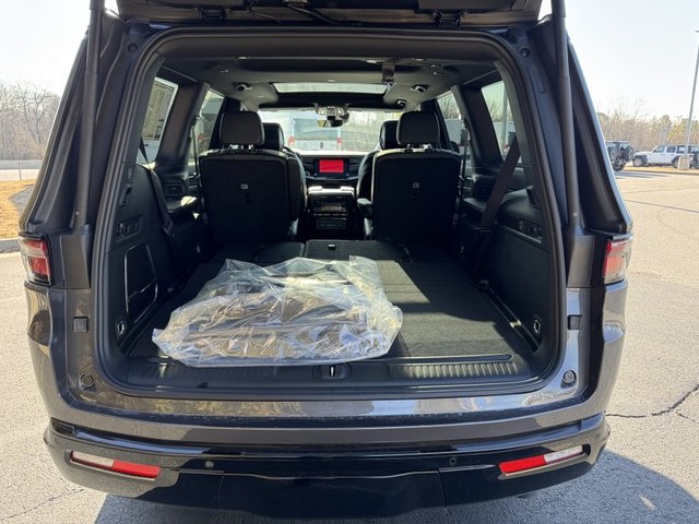 2025 Jeep Wagoneer Series II Carbide 4WD photo