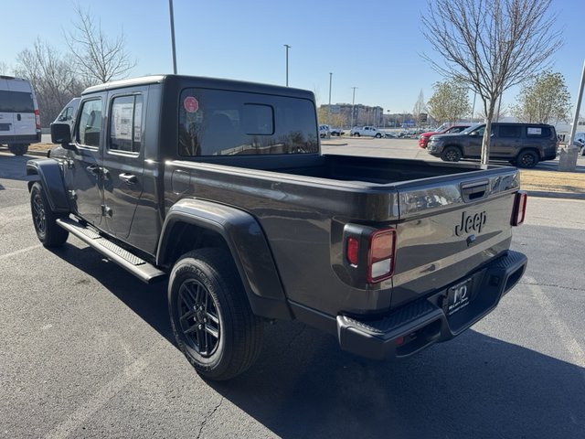 2025 Jeep Gladiator Sport S 4WD photo