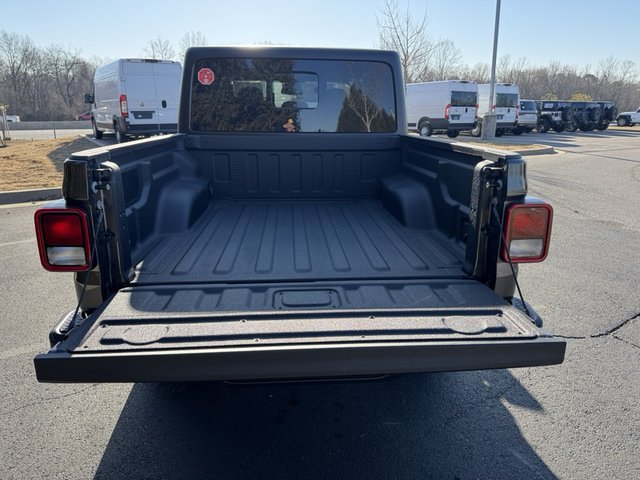 2025 Jeep Gladiator Sport S 4WD photo