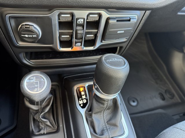 2025 Jeep Gladiator Sport S 4WD photo