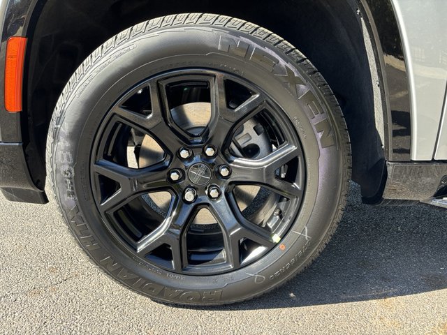 2025 Jeep Wagoneer Series II Carbide 4WD photo