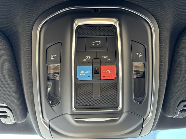 2025 Jeep Wagoneer Series II Carbide 4WD photo