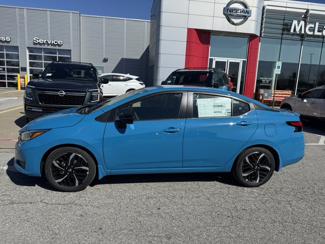 2025 Nissan Versa SR photo