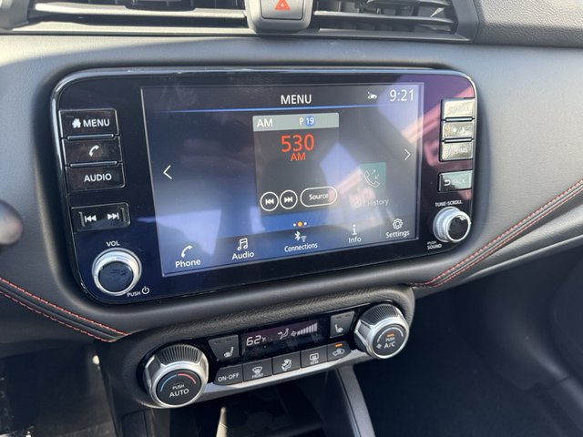 2025 Nissan Versa SR photo