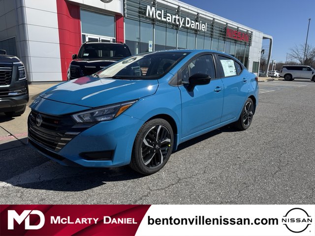 2025 Nissan Versa SR photo