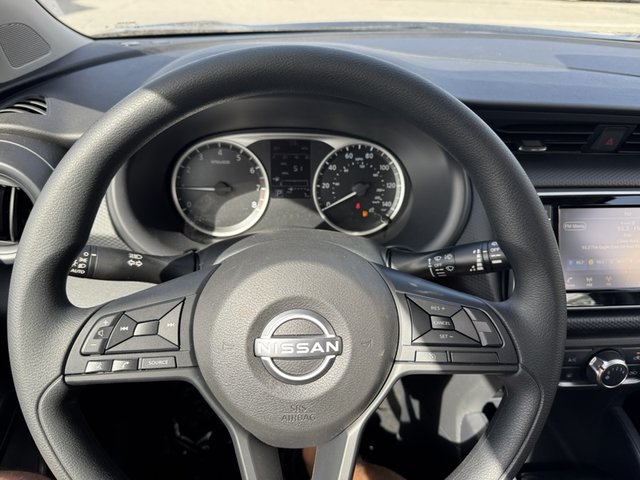 2025 Nissan Kicks Play S FWD photo