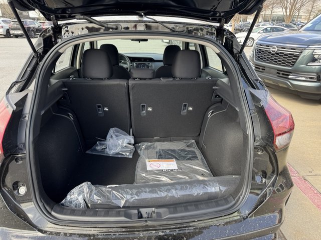 2025 Nissan Kicks Play S FWD photo
