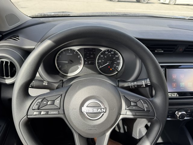 2025 Nissan Kicks Play S FWD photo