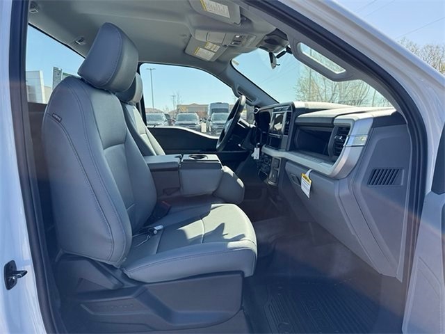 2025 Ford F-250 XL 4WD photo