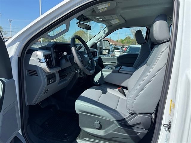 2025 Ford F-250 XL 4WD photo